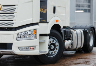 седельный тягач J6P 4x2