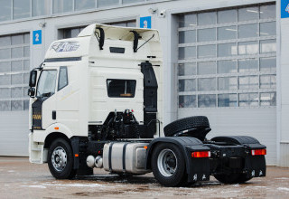 седельный тягач J6P 4x2