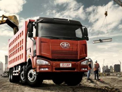 Поступление самосвалов и тягачей FAW