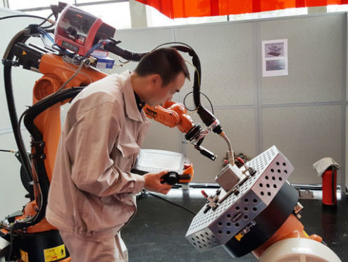 Сотрудники FAW получили золотую медаль